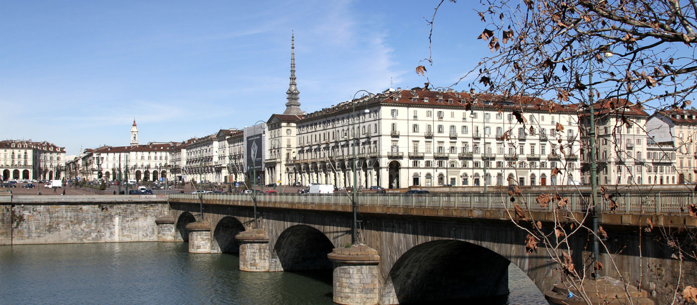 Piazza-Vittorio-e-fiume-Po